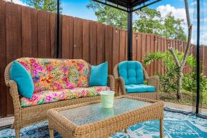 Private Pool 15 Minutes to the Beach & Downtown Saint Petersburg Florida