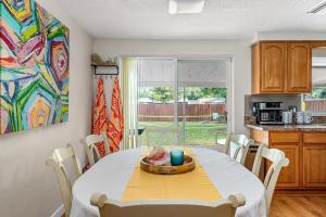 Private Pool 15 Minutes to the Beach & Downtown Saint Petersburg Florida