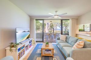 Mistral Court 2, 17 Mistral Close - little beach water views & Wifi