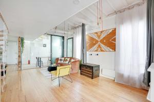 Spacious apartment 2BR 4P – République