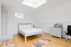Spacious 4BDR Home by Kings Cross Station