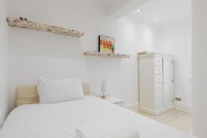 Spacious 4BDR Home by Kings Cross Station