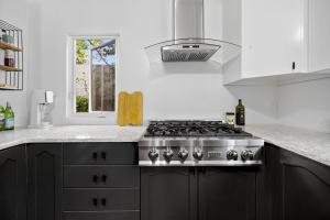 14 Guest, 9 Bed, Family Getaway- 30 min from NYC