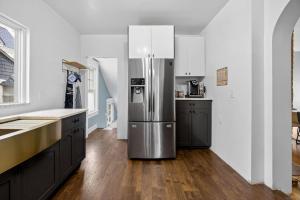 14 Guest, 9 Bed, Family Getaway- 30 min from NYC