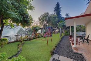 8fold-Pinecrest By LaRiSa, Bhimtal