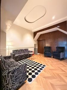 Palm Breeze Hotel - Colaba