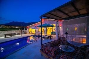 Kalkan Üzümlü de Doğa İçerisinde Muhafazakar Villa