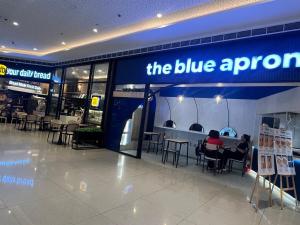 Luxury Stay in Ayala Makati, Air Residences with Balcony