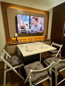 Luxury Stay in Ayala Makati, Air Residences with Balcony