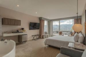 V Grand Hotel, a member of Radisson Individuals