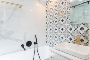 Elegant 3BD Waterview Terrace in The Rocks CBD