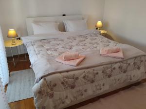 Comfortable Thermi apartment near SKG Airport