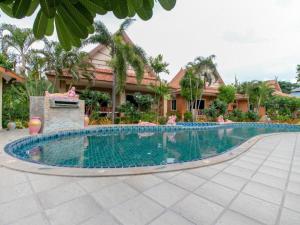 CAPITAL O961 Baan Dow Chompoo Resort