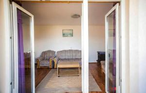 1 Bedroom Lovely Home In Lopar