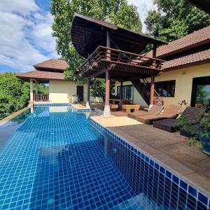 The Great Escape Pool Seaview Villa