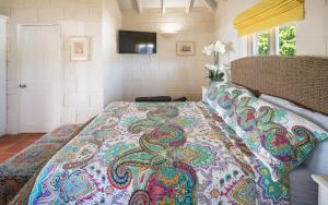 Maltese Falcon Villa - by ZenBreak