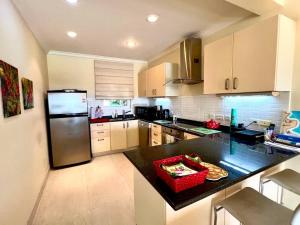 Island Time El Sol - by ZenBreak