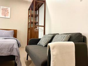 1-Min Walk to BTS Thonglor Simple Spotless Great Value Stay