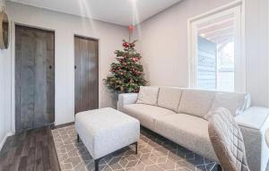 2 Bedroom Cozy Home In Den Oever