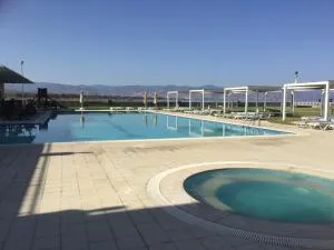 Aphrodite Beachfront Apartment - Yeşilyurt