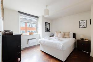 Eclectic 2BDR Central London Retreat in Holborn