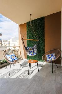 Stylish 2BR Retreat, Central Location, Few Steps from the Sea by QuickTrips