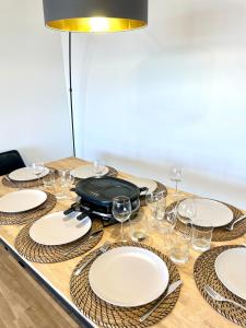 Spacious 5 rooms - free parking - fully equiped