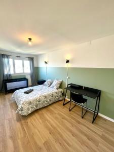 Spacious 5 rooms - free parking - fully equiped