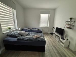 Apartment, Ferienwohnung- Bad-Küche- Parkplatz