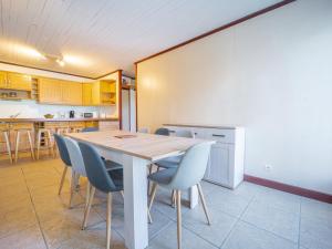 Maison à Mimizan Plage, 600m de la mer, 10 pers, 2 étoiles, confort moderne, jardin, parking - FR-1-50-88