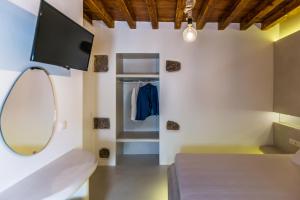 Plaka Suites Milos Greece
