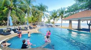 Alongkot Beach Resort Khanom