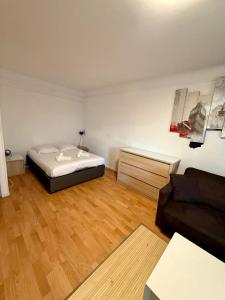 Studio Vidal in the city center of Cannes with AC