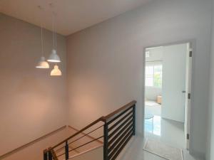 Donkaew minimalist townhouse