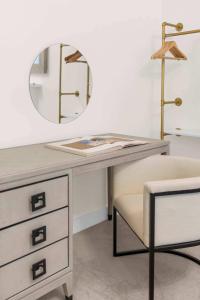 Bright Modern 1BR in Heart of Chelsea