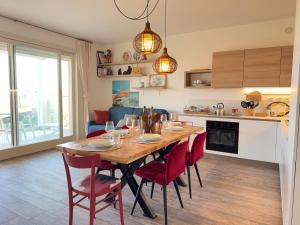 10 Min Walk from the Beach, Free Swimming Pool