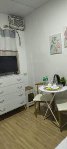 Room in downtown davao - Easy access to everything!
