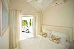 Mango Court 1 - by ZenBreak