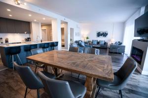 Chic Condo - River View & Comfort with Pool