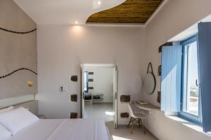 Plaka Suites Milos Greece