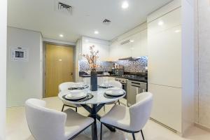 Near Safa Park, Offering Easy Access to Downtown Dubai, Jumeirah Beach and Kite Beach - Aykon City 2 Tower C, Business Bay by Deluxe Holiday Homes