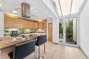 The Clyde Residence Sleeps 6