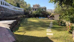 Royal Portico Villa & Resort