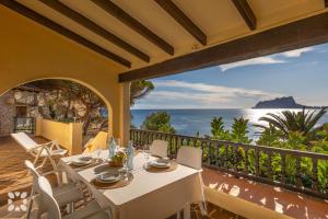 Villa Dauphin by Abahana Villas