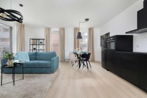 Elegant Apartment Zbożowa in Kraków with Parking by Noclegi Renters