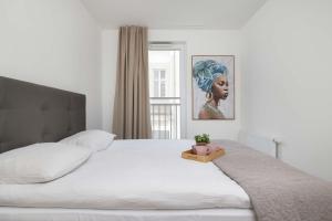 Elegant Apartment Zbożowa in Kraków with Parking by Noclegi Renters