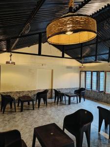the jungle book - luxury camps by lake & woods