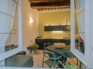 Picabon Quiet Apartment with AC & Balcony