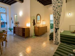 Picabon Quiet Apartment with AC & Balcony