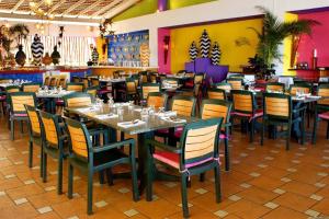 Decameron Los Cocos Guayabitos, Ramada All-Inclusive Resort